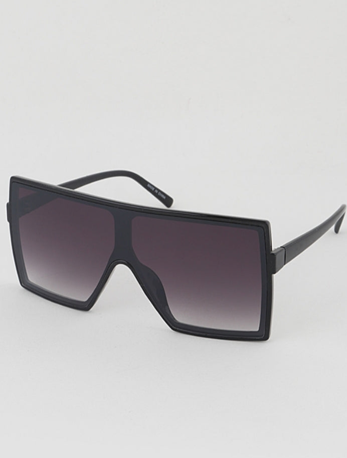 OVERSIZED SQUARE SHADES