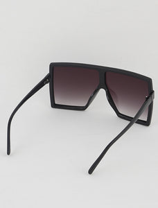 OVERSIZED SQUARE SHADES
